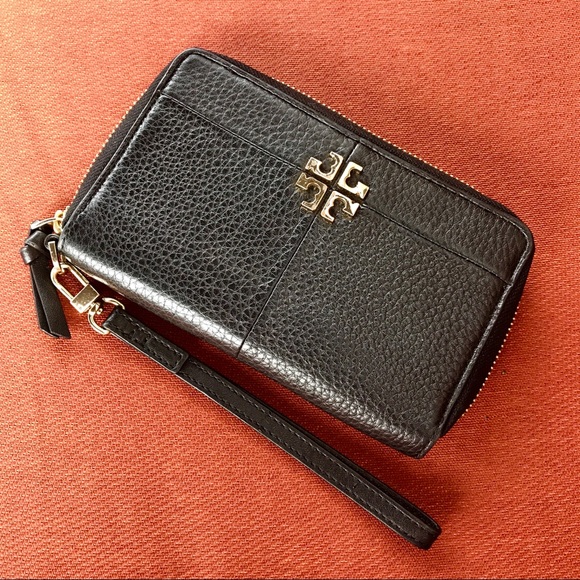 Tory Burch Handbags - 🖤🖤 Tory Burch Wristlet 🖤🖤